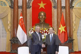 Presidente de Vietnam recibe al primer ministro singapurense Lee Hsien Loong