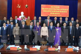 Presidenta del parlamento laosiano conoce experiencias vietnamitas en gestión de organismos electivos 