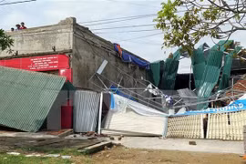 Ocho muertos en Vietnam por el tifón Doksuri