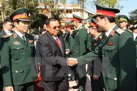 Presidente de Laos aboga por estrechar lazos con Vietnam