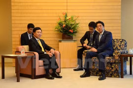 Vicepremier vietnamita dialoga con líderes de Japón 