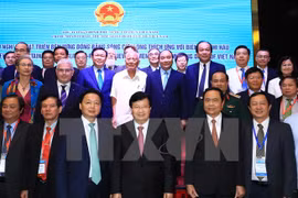 Premier vietnamita se reúne con diplomáticos extranjeros para profundizar relaciones multifacéticas