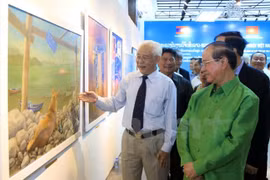 Exposición artística Vietnam – Laos en saludo a 55 aniversario de nexos bilaterales 
