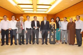  Dirigentes vietnamitas resaltan aportes de maestros al desarrollo nacional
