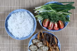 Sopa de fideos de arroz con pescado en Hai Phong 