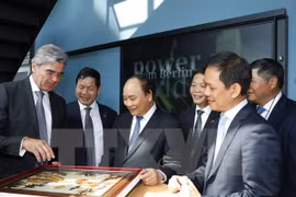 Premier de Vietnam se reúne con alcalde de Berlín