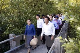Presidenta parlamentaria de Laos concluye visita a Vietnam 