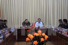 Localidad de Vietnam y unidad militar Camboya cooperan en materia de defensa y economía