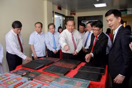 Vicepremier vietnamita pide promover en extranjero herencias documentales nacionales