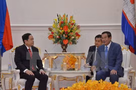 Dirigentes de Camboya reciben a presidente del Frente de la Patria de Vietnam 