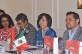 Intelectuales de México admiran éxitos socioeconómicos de Vietnam