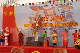Vietnam rinde homenaje a heroínas de la lucha contra invasores 