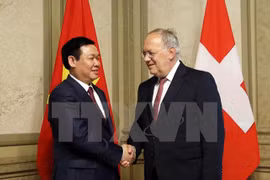 Suiza aspira a impulsar relación económica con Vietnam