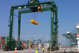 Doosan Vina exporta gigantescas grúas a India 