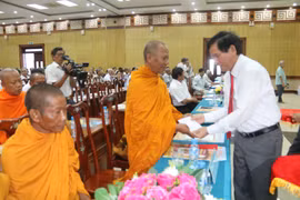 Provincia vietnamita sigue ofreciendo apoyo a comunidad khmer