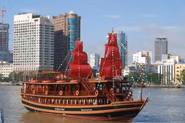 Ciudad Ho Chi Minh impulsa programas de turismo fluvial
