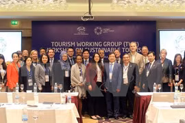 Altos funcionarios de APEC desarrollan sexta jornada de trabajo en Vietnam
