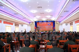 Celebran encuentro de militares laosianos graduados en Vietnam 