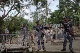 Fallecen 12 personas en asalto contra puestos policiales en Myanmar