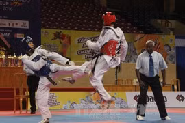 Taekwondista vietnamita gana medalla de oro en cita regional