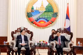 Visita Laos delegación de alto nivel de Hanoi