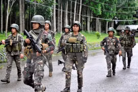 Ejército filipino ultima a pistoleros extranjeros en enfrentamiento en Marawi