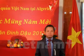 Vietnamitas en Argelia saludan Año Nuevo Lunar