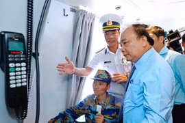 Premier vietnamita supervisa disponibilidad combativa de fuerzas navales 