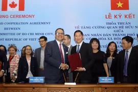 Ciudad Ho Chi Minh y Toronto acuerdan intensificar cooperación