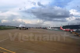 Aerolíneas vietnamitas ajustan horarios de vuelos debido a depresión tropical