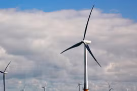 Inician construcción de una planta de energía eólica en provincia centrovietnamita