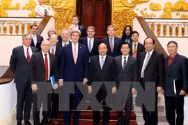 Primer ministro de Vietnam recibe a John Kerry