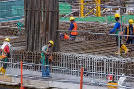 Eximen trabajadores extranjeros en Malasia de extracción tributaria