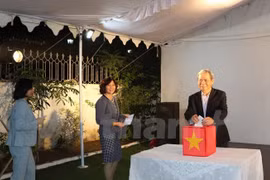 Embajada de Vietnam en India recauda fondos para víctimas de inundaciones