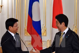 Japón y Laos analizan plan conjunto de desarrollo