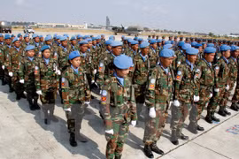 Vietnam concede prioridad a cooperación militar con Camboya
