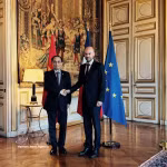 El ministro de Relaciones Exteriores, Le Hoai Trung, y su homólogo francés, Jean-Noël Barrot (Fuente: VNA)
