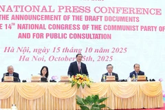 El subjefe permanente de la Comisión de Propaganda y Educación del Comité Central del PCV, Lai Xuan Mon, habla en el evento (Fuente: VNA)