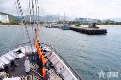El buque escuela Le Quy Don (286) de la Armada Popular de Vietnam regresa a Nha Trang (Fuente: qdnd.vn)
