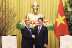 El presidente de Vietnam, Luong Cuong, ofrece una recepción al enviado especial del Partido Comunista y del Estado cubano, miembro del Buró Político y canciller Bruno Rodríguez Parrilla (Fuente: VNA)
