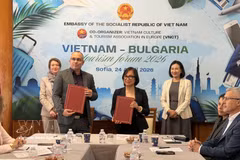 La Asociación Vietnamita de Cultura y Turismo en Europa (VNCT) y la Asociación Búlgara de Turismo y Ocio (BUBSPA) firmaron un Memorando de Entendimiento (Fuente: VNA)