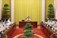 El presidente de Vietnam, Luong Cuong, sostiene una reunión de trabajo con la Oficina de la Presidencia (Fuente: VNA)