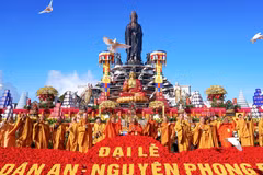 Gran ceremonia de oración por la paz nacional en Monte Ba Den