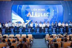 Más de 20 agencias gubernamentales, empresas y universidades se unen para establecer la primera Alianza de Inteligencia Artificial de Vietnam. (Foto: VietnamPlus)