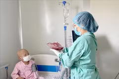 El Hospital Central de Hue anunció el 8 de septiembre que realizó de forma exitosa del primer trasplante alogénico de médula ósea (Fuente: VNA)