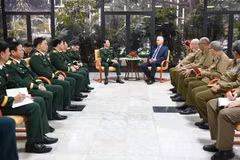 El General Nguyen Tan Cuong, jefe del Estado Mayor General y viceministro de Defensa fue recibido por el presidente de Cuba, Miguel Díaz-Canel Bermúdez (Fuente: VNA)