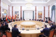 En la reunión entre el secretario general To Lam y el presidente Lukashenko (Fuente: VNA)