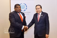 El presidente de la Asamblea Nacional de Vietnam, Tran Thanh Man, y el secretario general de la Unión Interparlamentaria (UIP), Martin Chungong (Fuente: VNA)