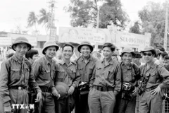 Reporteros de la Agencia de Noticias de Liberación (ANL) y Viet Nam Thong tan xa (VNTTX) cubriendo la Campaña de Ho Chi Minh, abril de 1975 (Foto: VNA)