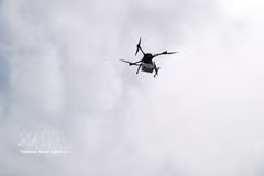 El 12 de febrero de 2026, en la zona de la terminal de ferris de Can Gio (Ciudad Ho Chi Minh), el Departamento de Ciencia y Tecnología de la ciudad, en coordinación con Vietnam Post y la empresa CT UAV, celebró la ceremonia de inauguración de la primera ruta de reparto postal mediante vehículos aéreos no tripulados (UAV). Foto: VNA